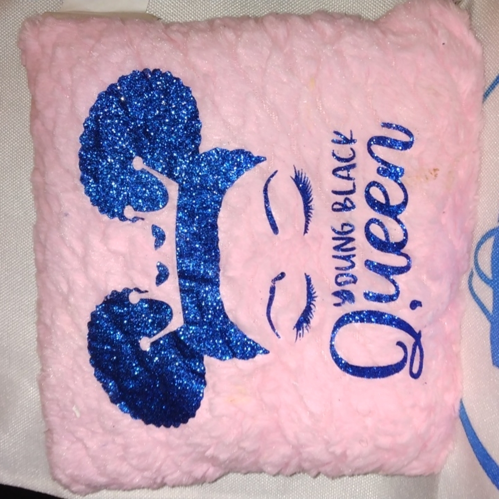 Young black Queen pillow